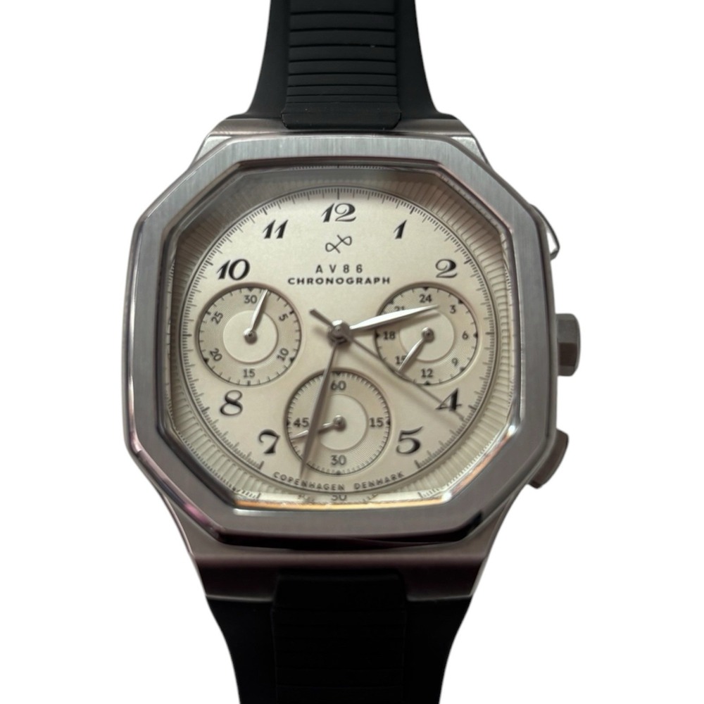 About Vintage AV86 Chronograph Watch AVI904-395632X Cream Dial Sapphire Working